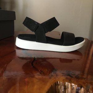 Ecco Flowt W size 5-5.5 sandal Black with White sole